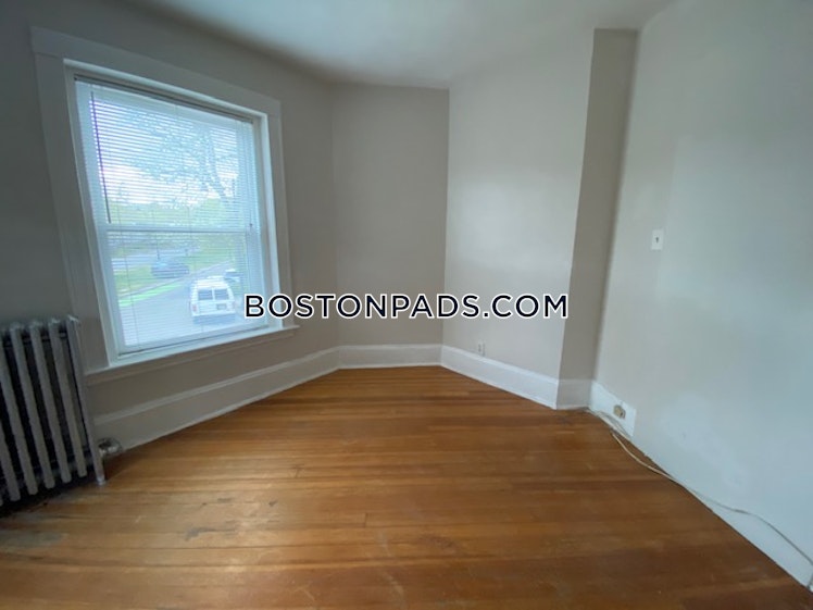 Commonwealth Ave., Boston