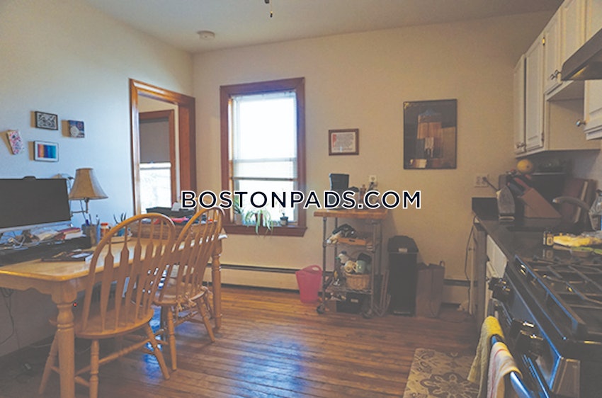 WALTHAM - 2 Beds, 1 Bath - Image 4