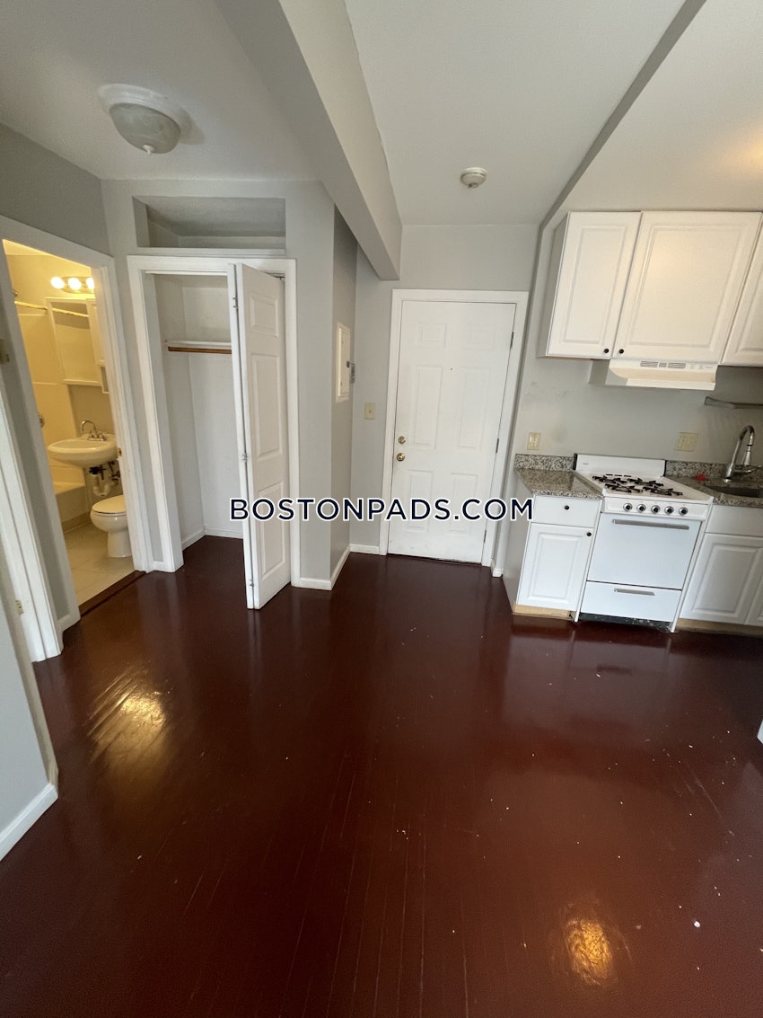 BOSTON - NORTHEASTERN/SYMPHONY - 1 Bed, 1 Bath - Image 4