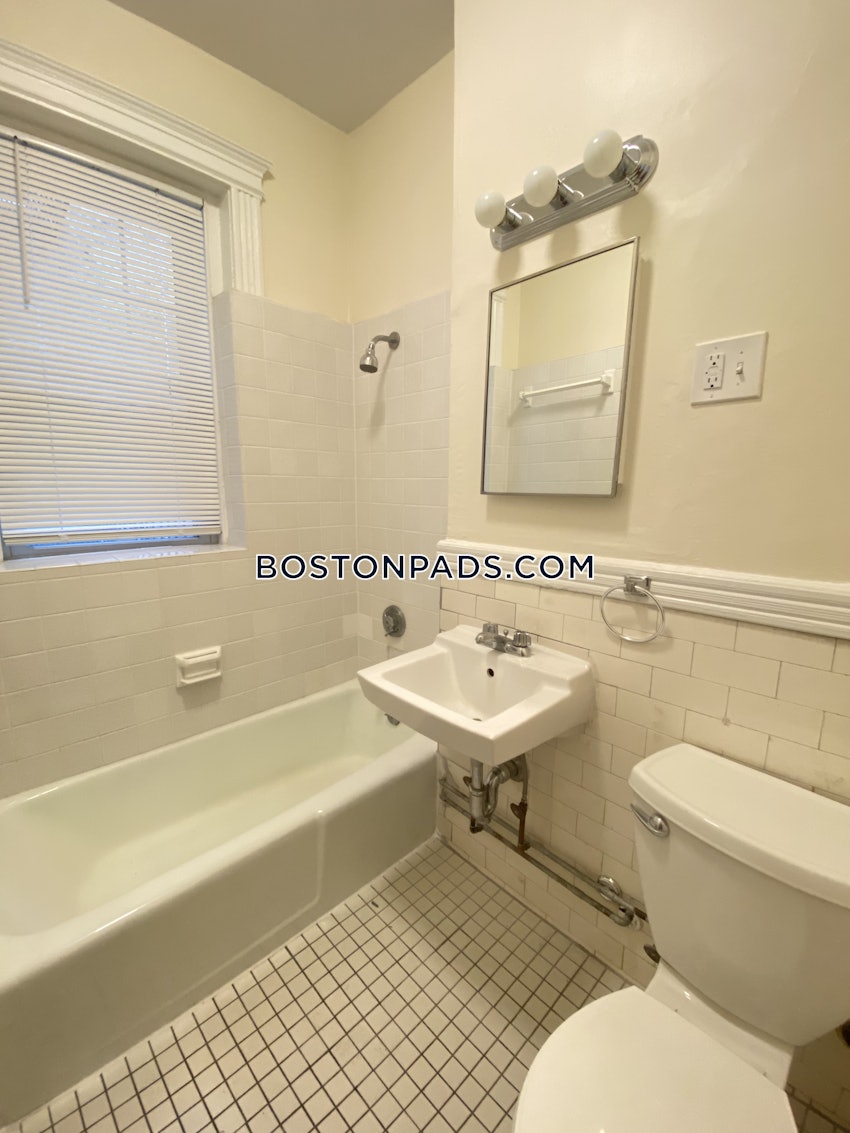 BOSTON - FENWAY/KENMORE - 1 Bed, 1 Bath - Image 19