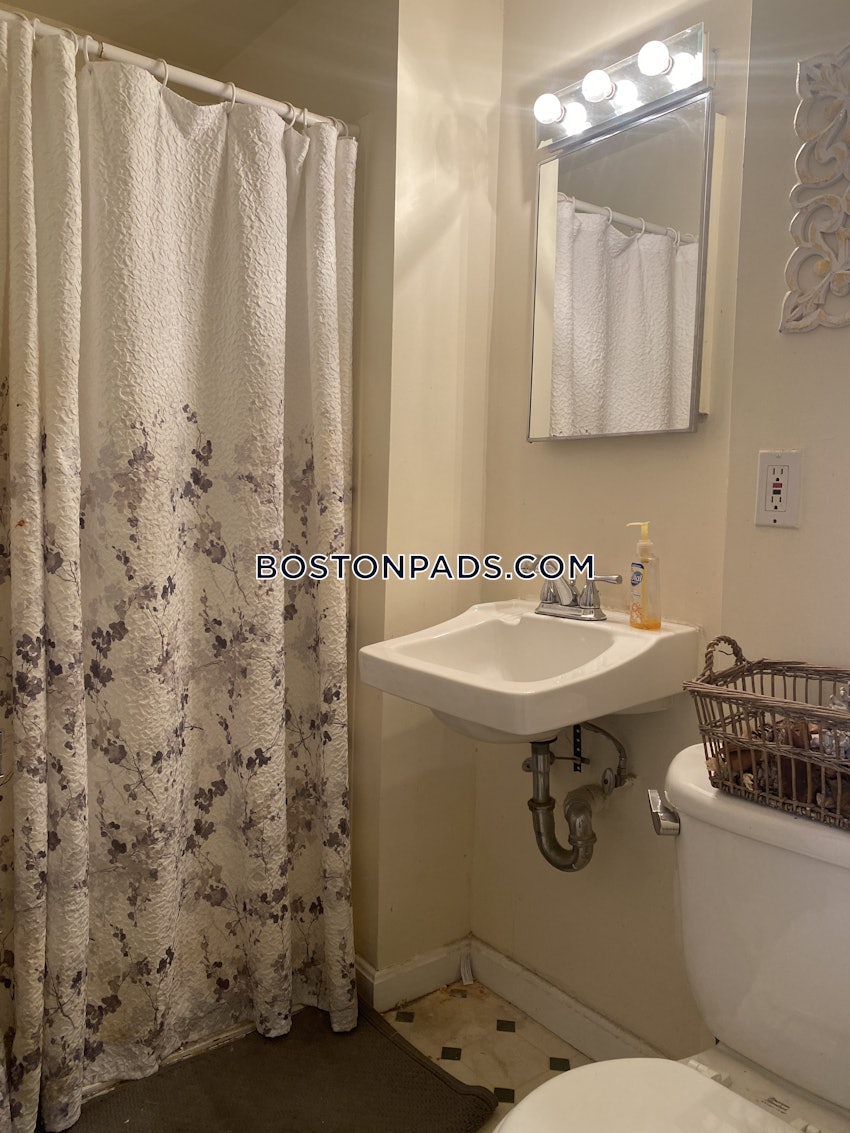 BOSTON - BEACON HILL - 2 Beds, 1 Bath - Image 4