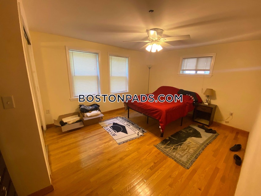 BOSTON - BRIGHTON - CLEVELAND CIRCLE - 4 Beds, 2 Baths - Image 4