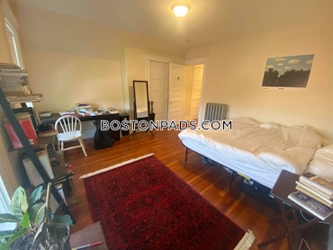 Boston - 5 Beds, 2 Baths