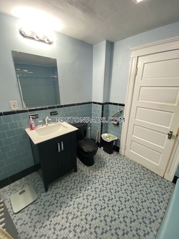 Boston - 5 Beds, 2 Baths