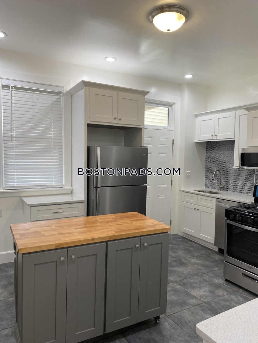 BOSTON - FORT HILL - 3 Beds, 1 Bath - Image 14