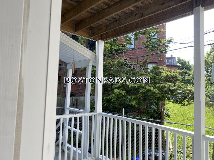 BOSTON - FORT HILL - 3 Beds, 1 Bath - Image 13