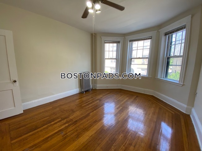 Boston - $2,650+ /mo