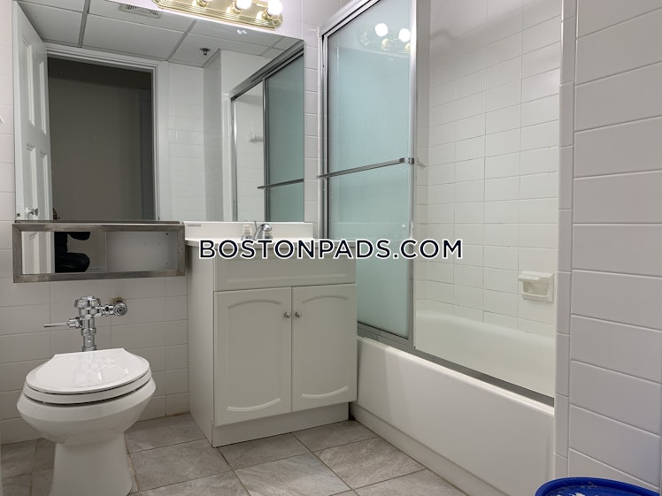 Boylston St., Boston