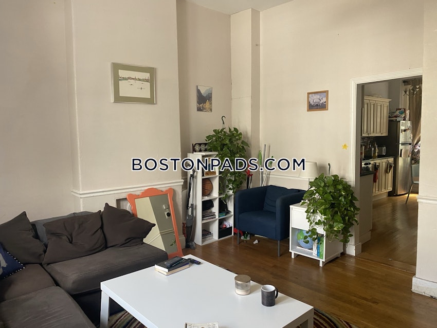 BOSTON - MISSION HILL - 4 Beds, 2 Baths - Image 4