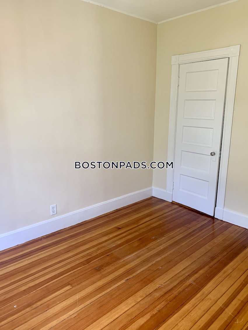 BOSTON - DORCHESTER - UPHAMS CORNER - 3 Beds, 1 Bath - Image 5