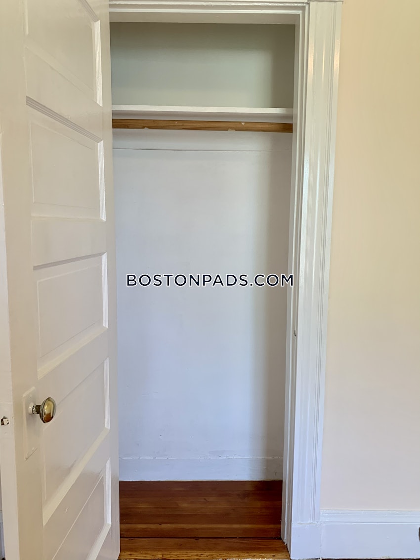 BOSTON - DORCHESTER - UPHAMS CORNER - 3 Beds, 1 Bath - Image 63