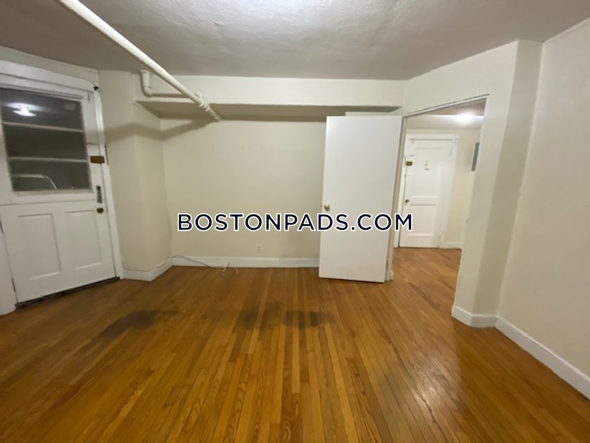 BROOKLINE- WASHINGTON SQUARE - 1 Bed, 1 Bath - Image 17