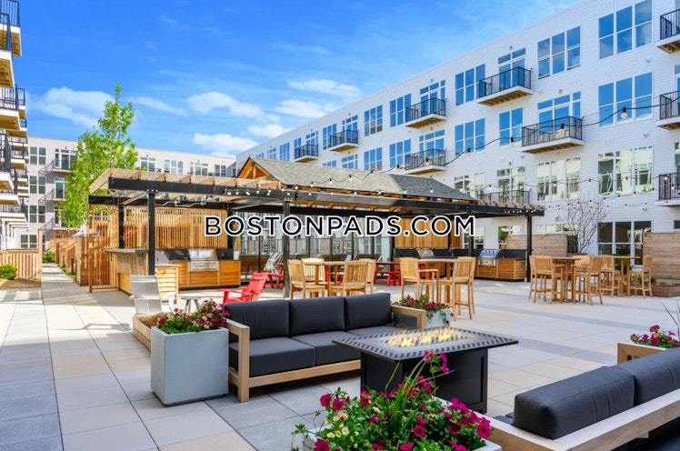 Revere Beach Pkwy, Everett