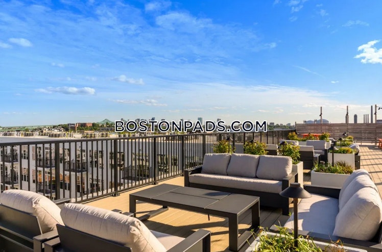 Revere Beach Pkwy, Everett