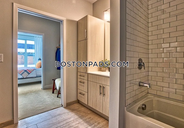 Revere Beach Pkwy, Everett