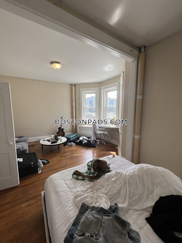 Boston - 2 Beds, 1 Baths