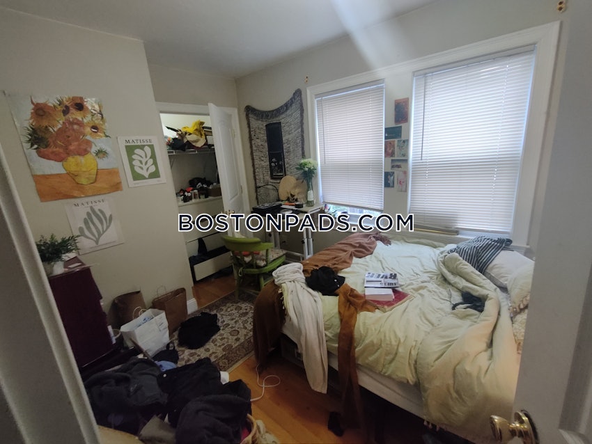 SOMERVILLE - TUFTS - 4 Beds, 2 Baths - Image 32