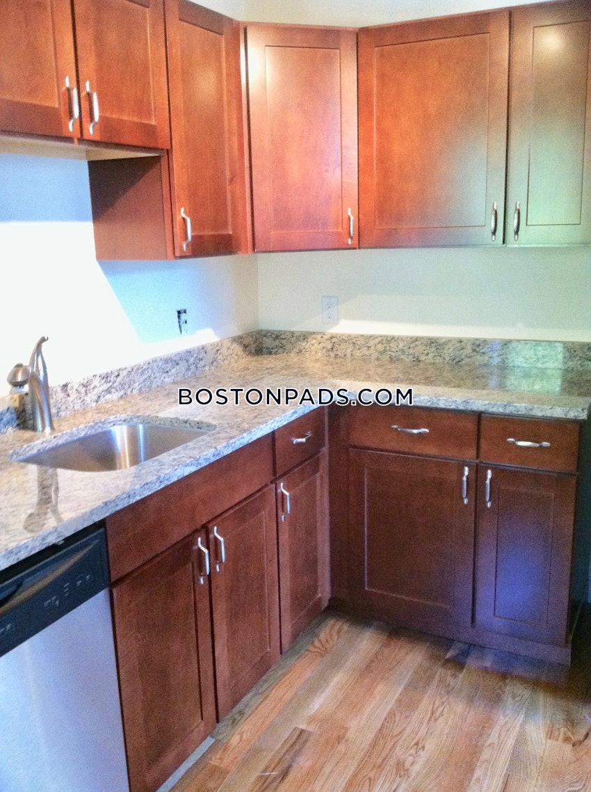 BOSTON - EAST BOSTON - CENTRAL SQ PARK - 5 Beds, 2 Baths - Image 1