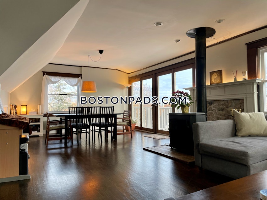 BOSTON - FORT HILL - 3 Beds, 2 Baths - Image 2