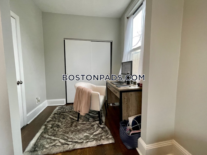BOSTON - FORT HILL - 3 Beds, 2 Baths - Image 10