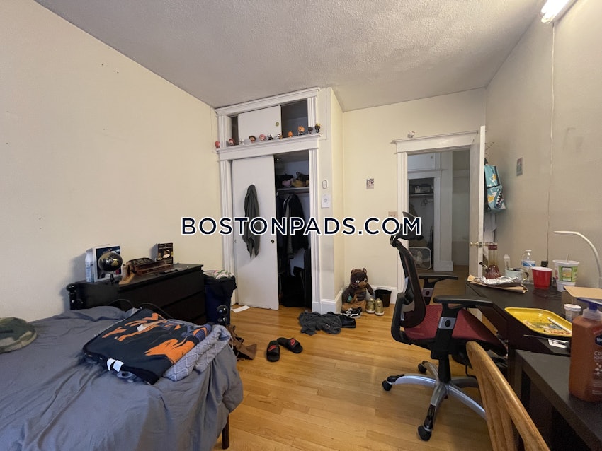 BOSTON - ALLSTON - 3 Beds, 1.5 Baths - Image 15