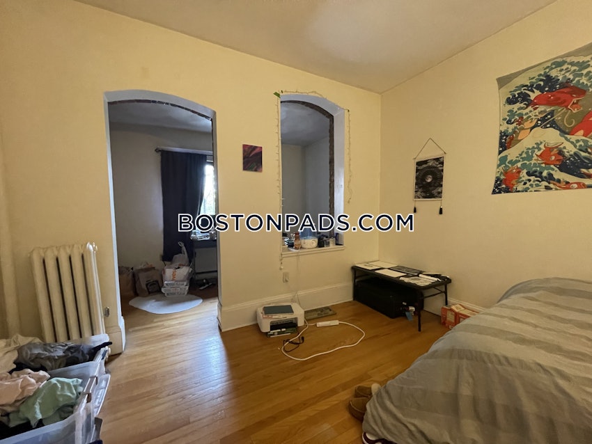 BOSTON - ALLSTON - 3 Beds, 1.5 Baths - Image 12