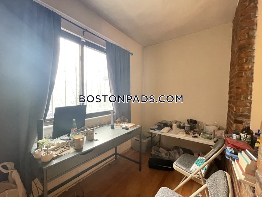 BOSTON - ALLSTON - 3 Beds, 1.5 Baths - Image 11