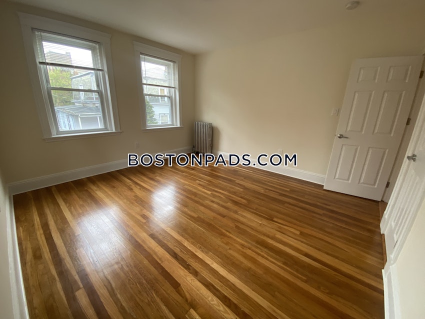 BROOKLINE- LONGWOOD AREA - 3 Beds, 2 Baths - Image 10