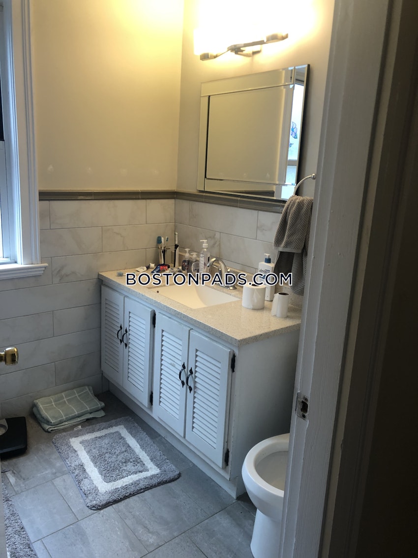 SOMERVILLE - TUFTS - 4 Beds, 1 Bath - Image 38