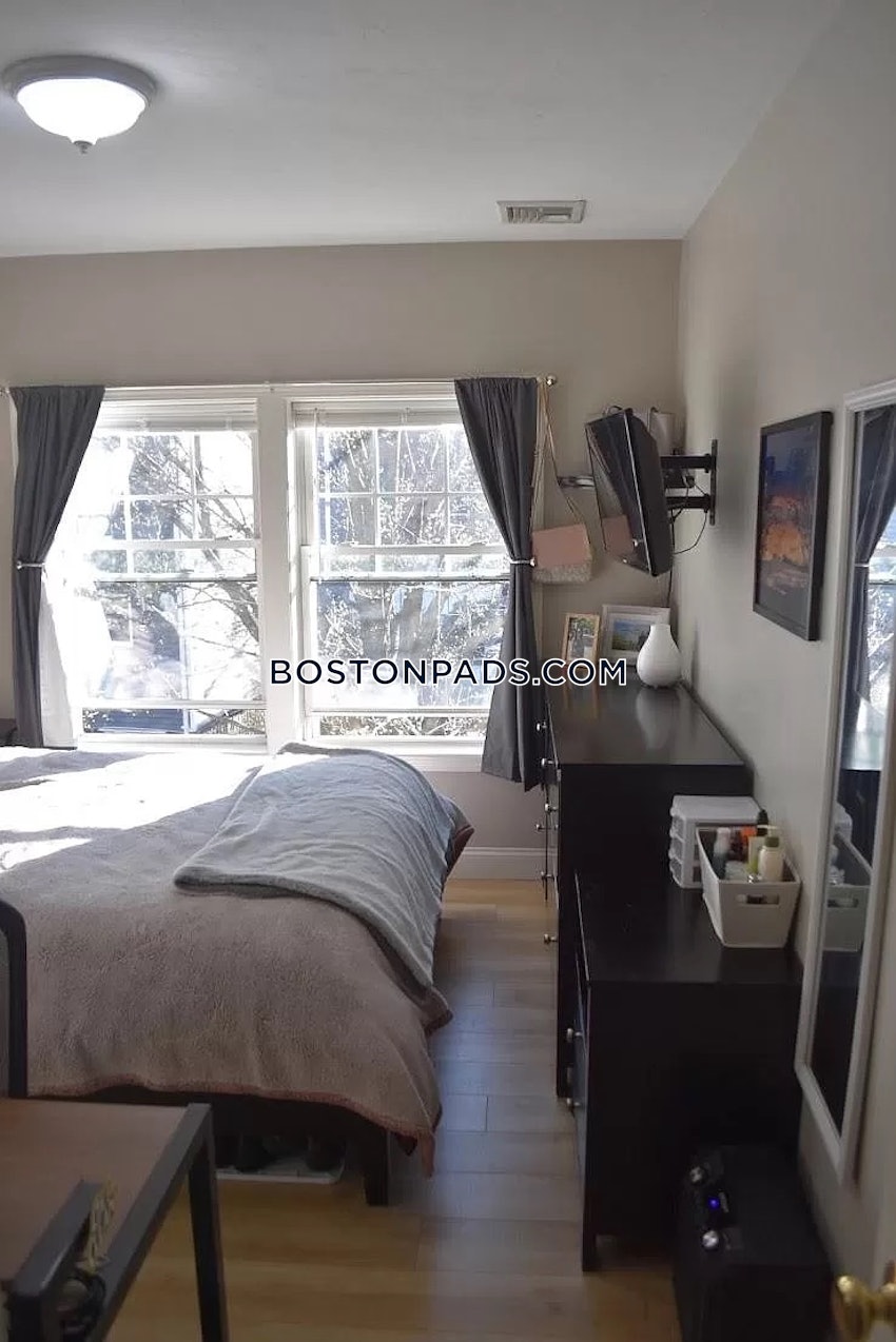 BOSTON - SOUTH BOSTON - WEST SIDE - 3 Beds, 2 Baths - Image 14