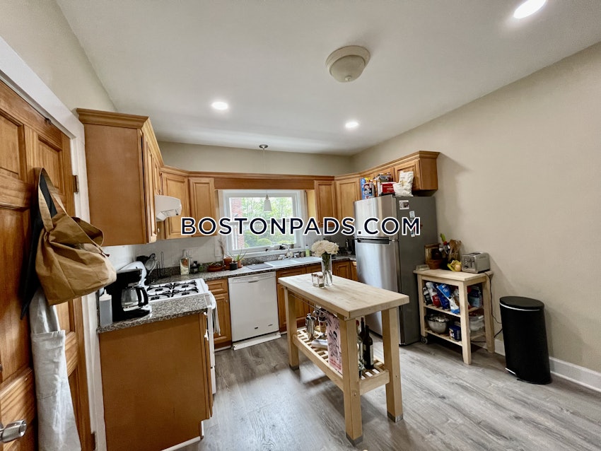 QUINCY - SOUTH QUINCY - 2 Beds, 2 Baths - Image 2