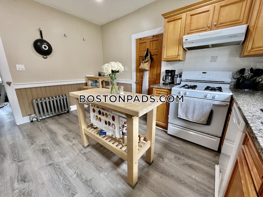 QUINCY - SOUTH QUINCY - 2 Beds, 2 Baths - Image 27