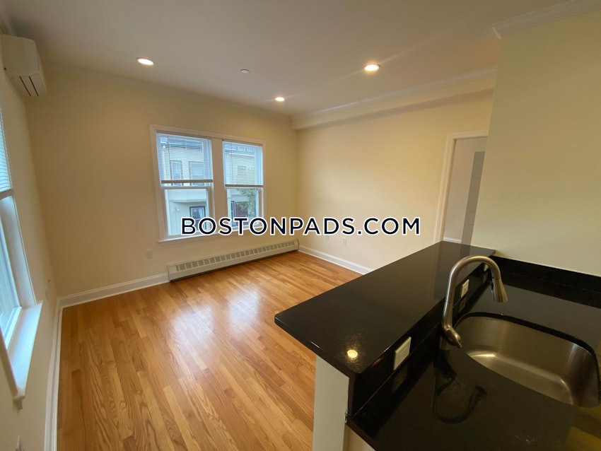 CAMBRIDGE - HARVARD SQUARE - 1 Bed, 1 Bath - Image 25