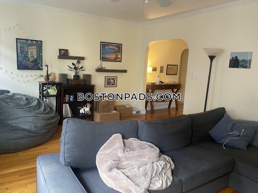 BROOKLINE- WASHINGTON SQUARE - 2 Beds, 1 Bath - Image 17