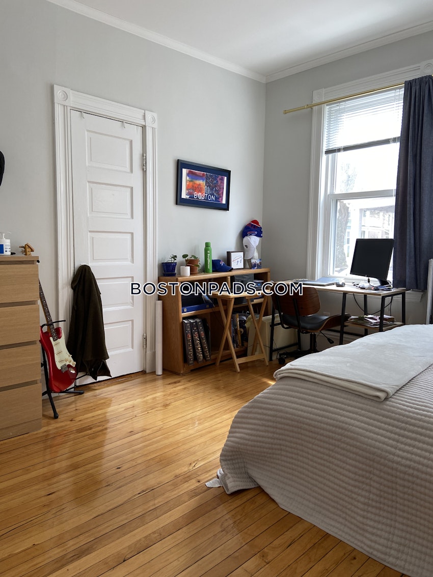 SOMERVILLE- WEST SOMERVILLE/ TEELE SQUARE - 3 Beds, 1 Bath - Image 9