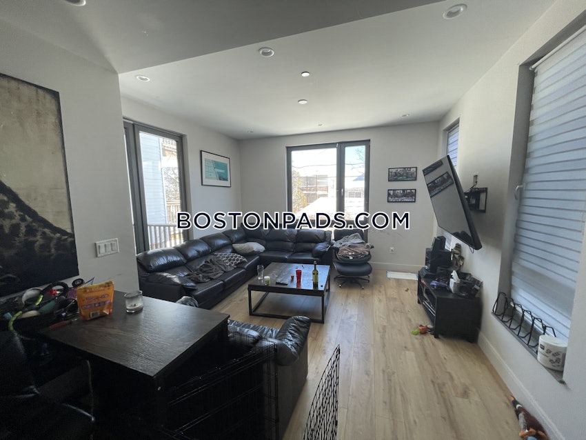 BOSTON - DORCHESTER/SOUTH BOSTON BORDER - 5 Beds, 3 Baths - Image 2