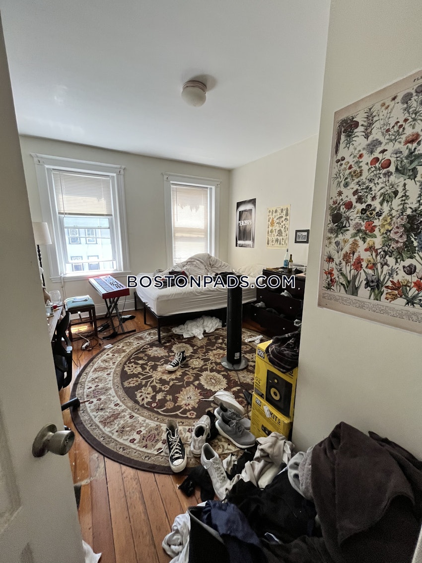 BOSTON - ALLSTON - 3 Beds, 1 Bath - Image 22