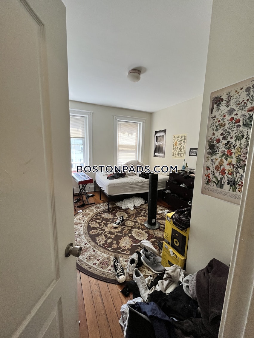 BOSTON - ALLSTON - 3 Beds, 1 Bath - Image 1