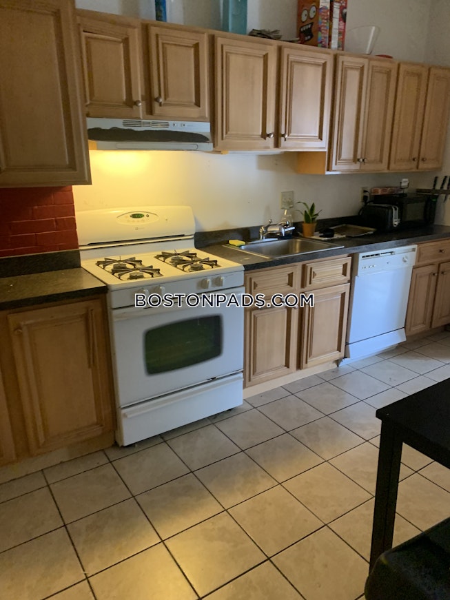 Boston - $3,950+ /mo