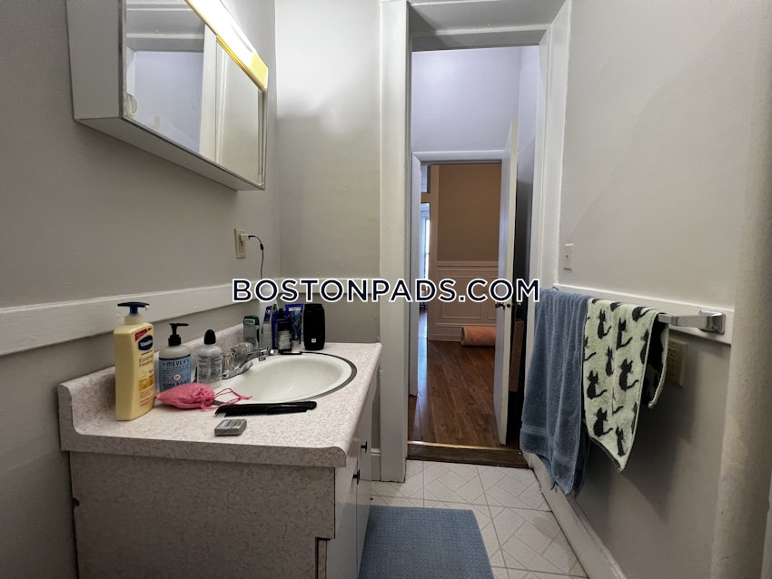 BOSTON - FENWAY/KENMORE - 1 Bed, 1 Bath - Image 11