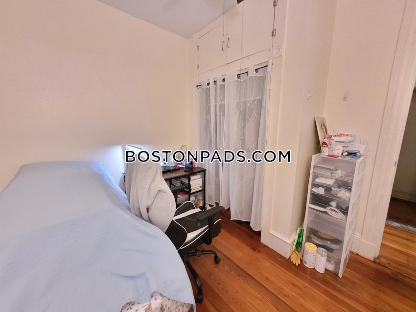 BOSTON - JAMAICA PLAIN - JAMAICA POND/PONDSIDE - 4 Beds, 3 Baths - Image 12