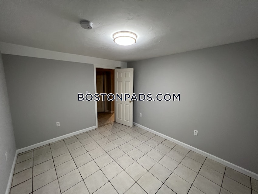 BOSTON - BRIGHTON - OAK SQUARE - 3 Beds, 1 Bath - Image 3