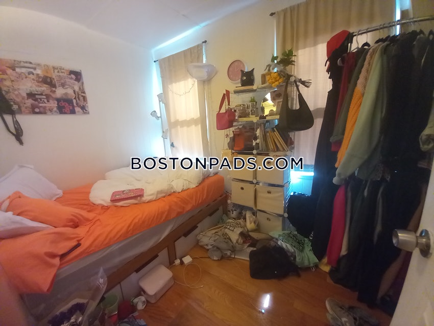 BOSTON - SOUTH BOSTON - ANDREW SQUARE - 3 Beds, 1 Bath - Image 4