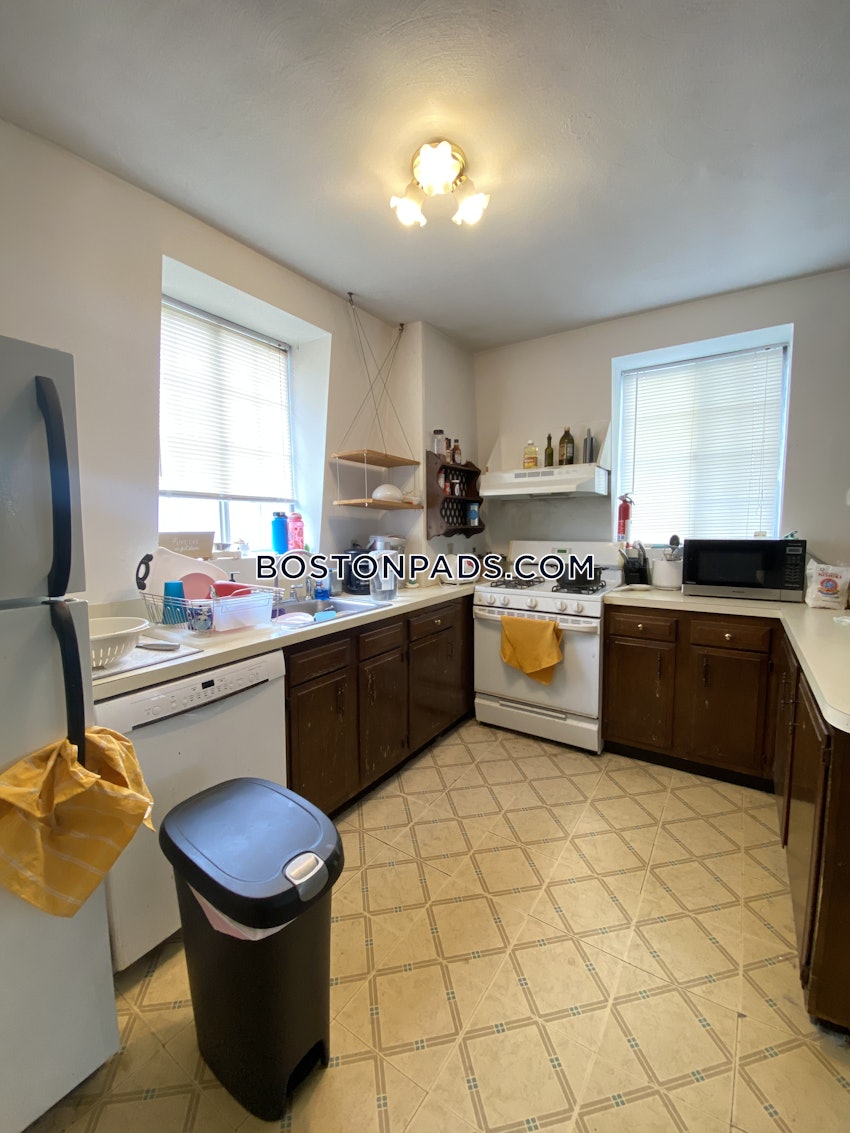 WATERTOWN - 2 Beds, 1 Bath - Image 2