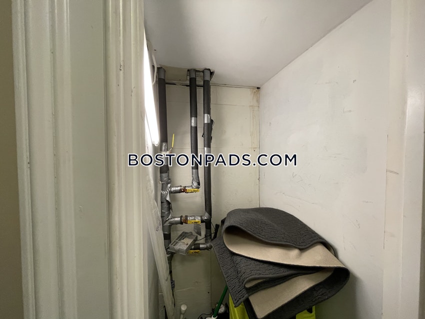 BOSTON - MISSION HILL - 4 Beds, 2 Baths - Image 1