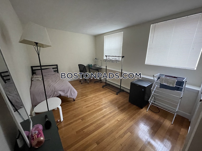 BOSTON - ALLSTON - 2 Beds, 1 Bath - Image 5