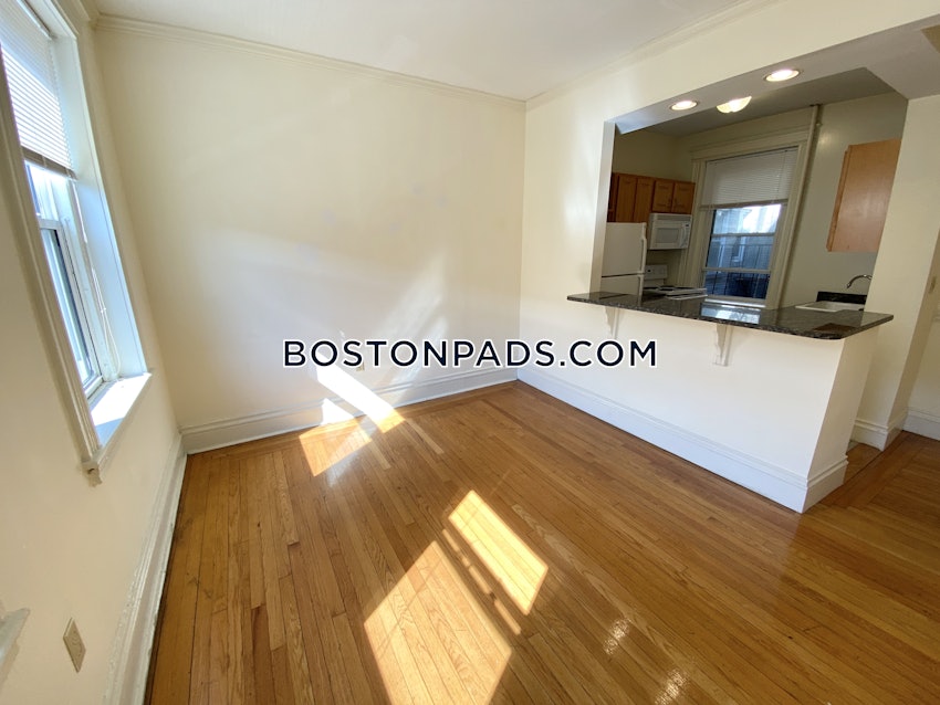 BOSTON - FENWAY/KENMORE - 1 Bed, 1 Bath - Image 17