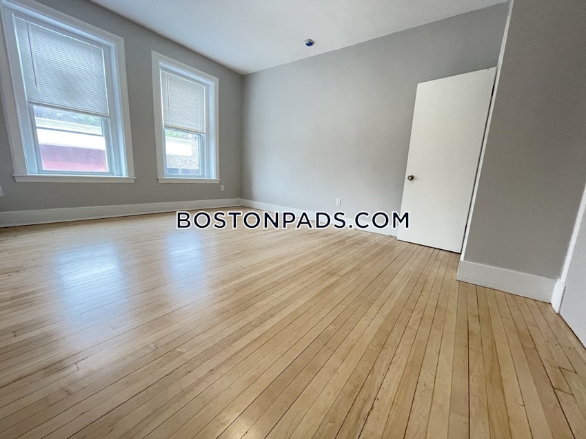 BOSTON - ALLSTON - 3 Beds, 2 Baths - Image 29