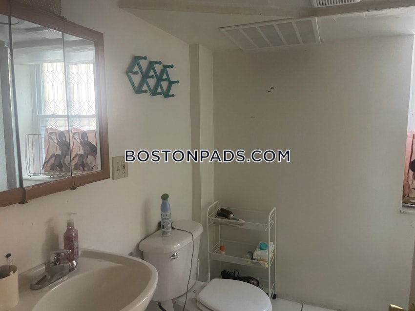 BOSTON - MISSION HILL - 3 Beds, 2 Baths - Image 26