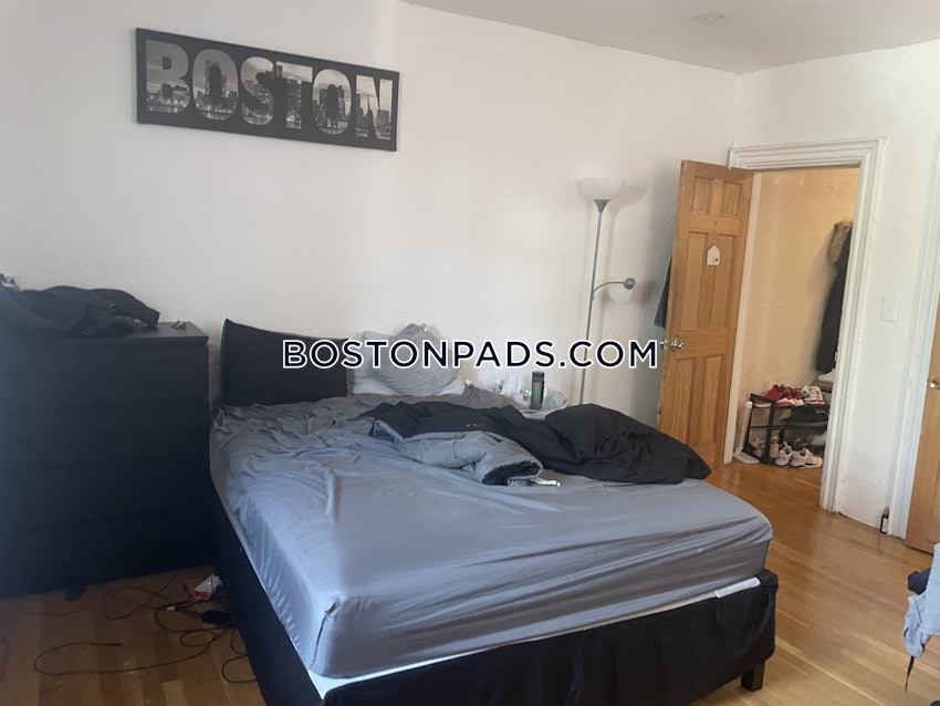 BOSTON - MISSION HILL - 3 Beds, 2 Baths - Image 4